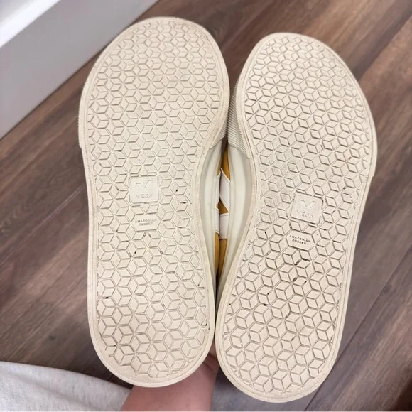 Veja Campo Nubuck  women’s  Mustard Yellow Leather Casual Sneakers size 9 - Picture 7 of 9